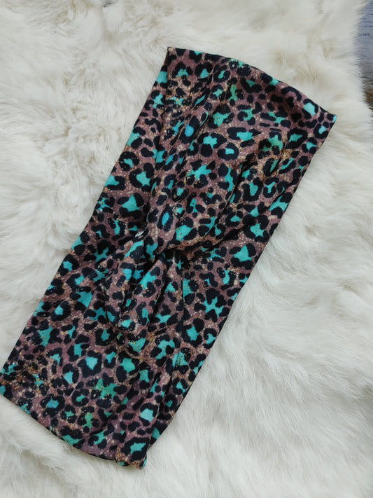 Teal sparkle leopard