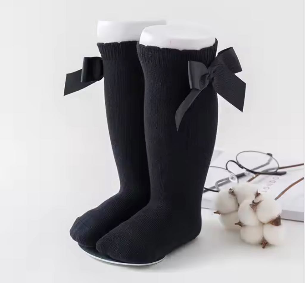 PREORDER: RERUN Cotton Knee High Bow Socks 11.18.24